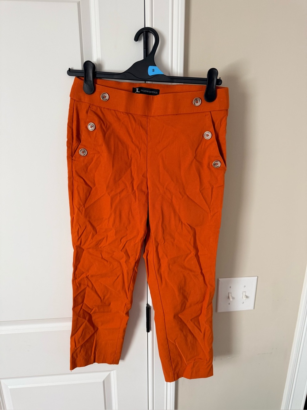 Women’s Orange Button-Accent Cropped Pants